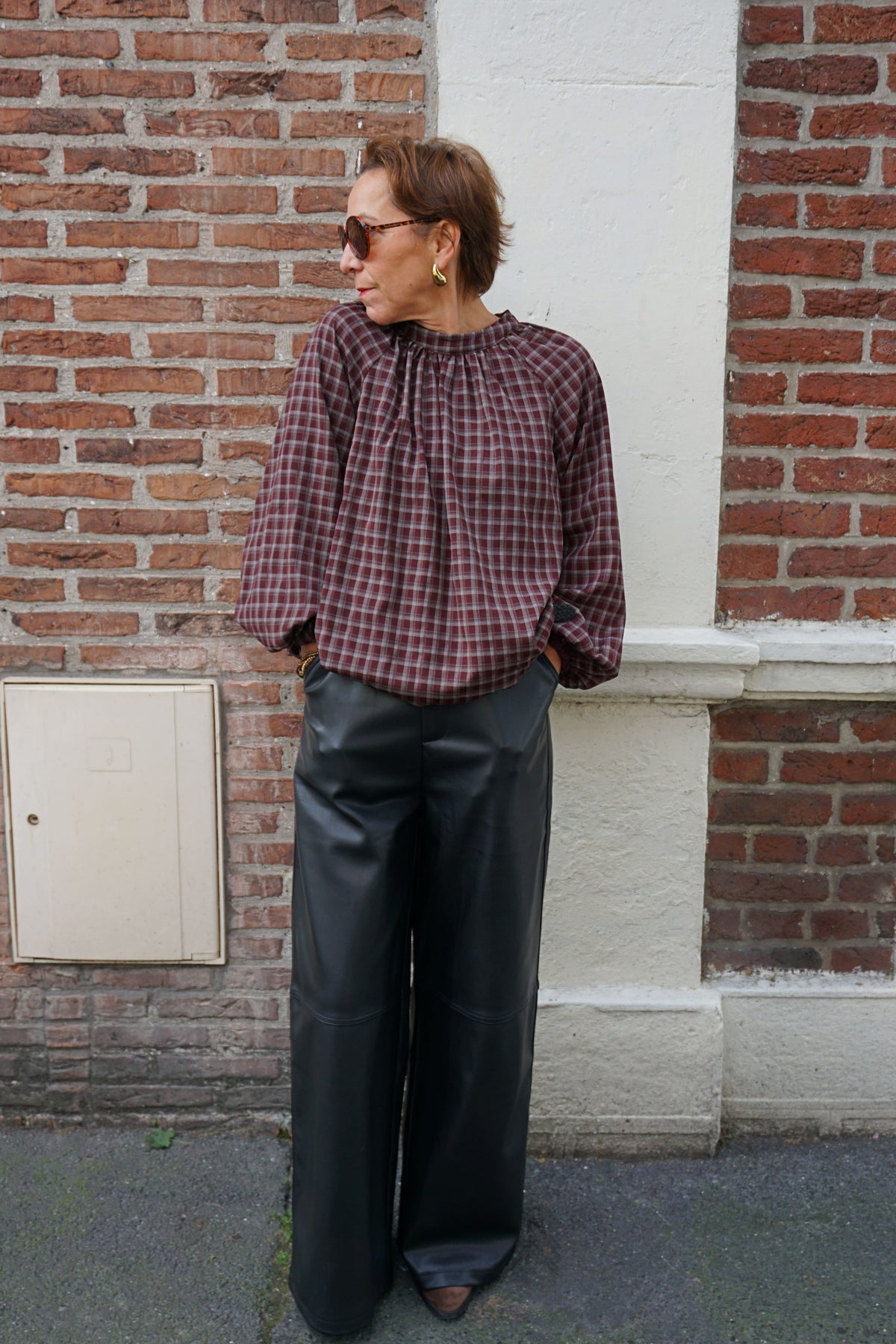 Blouse bordeaux dos nu à carreaux
