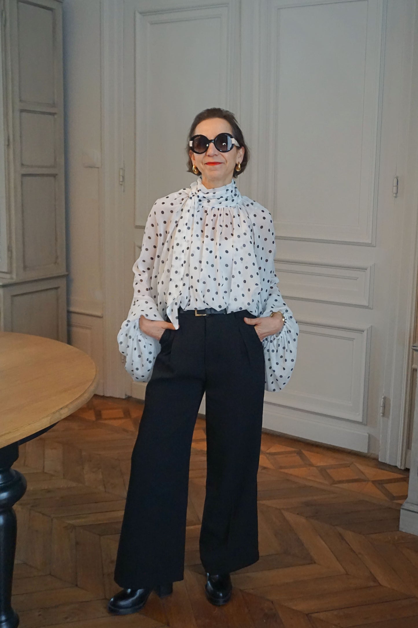 Blouse fluide col lavallière à pois soie