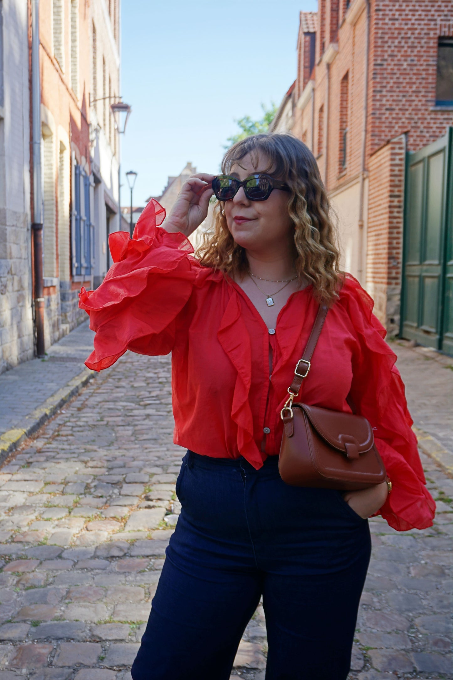 Blouse rouge à volants coton