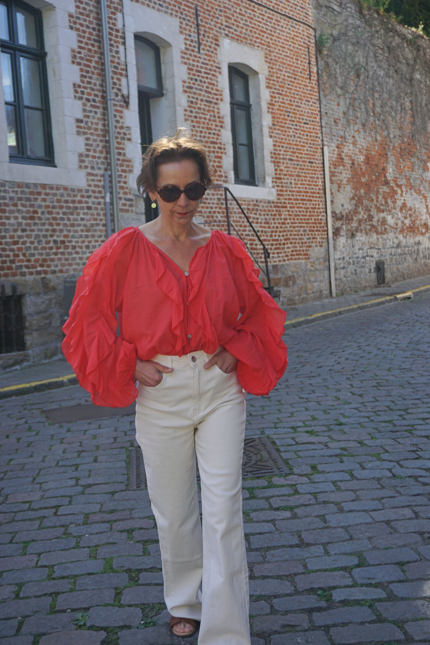 Blouse rouge à volants coton