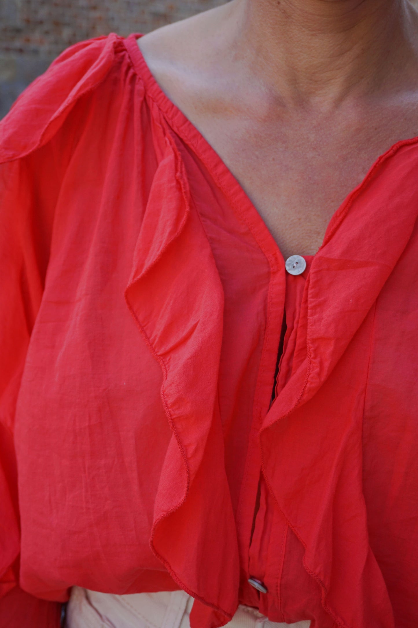 Blouse rouge à volants coton