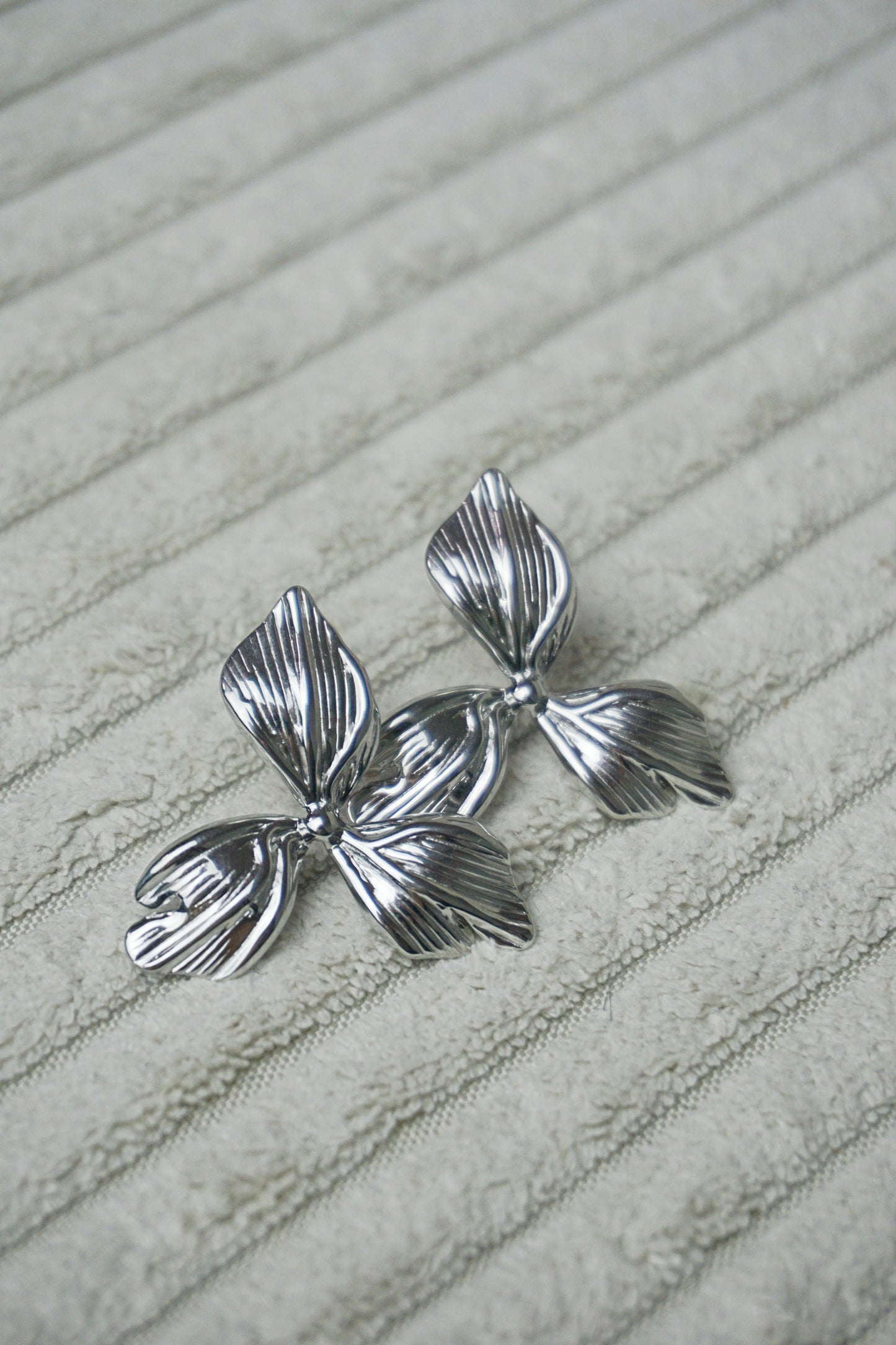 Boucles d'oreilles argentées fleurs