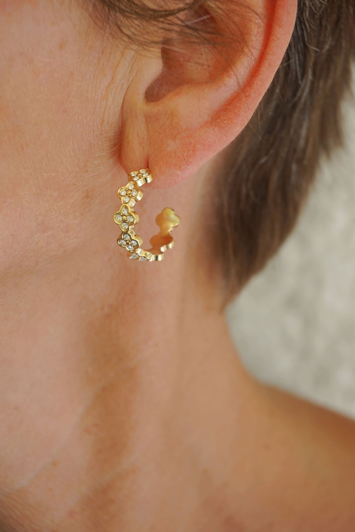 Boucles d'oreilles dorées créoles trèfles