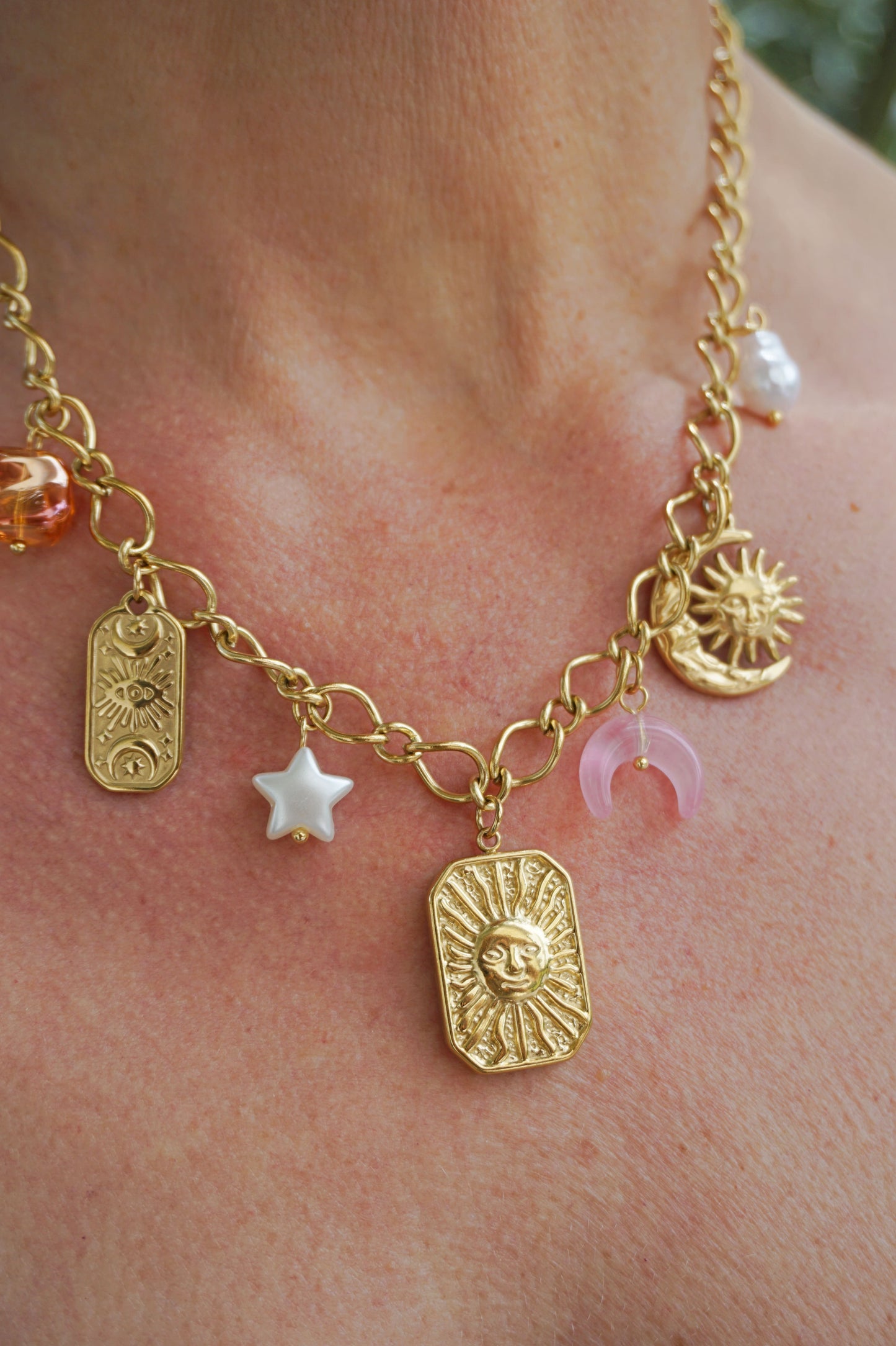 Collier doré charms soleil, lune, étoile PETIT DÉFAUT