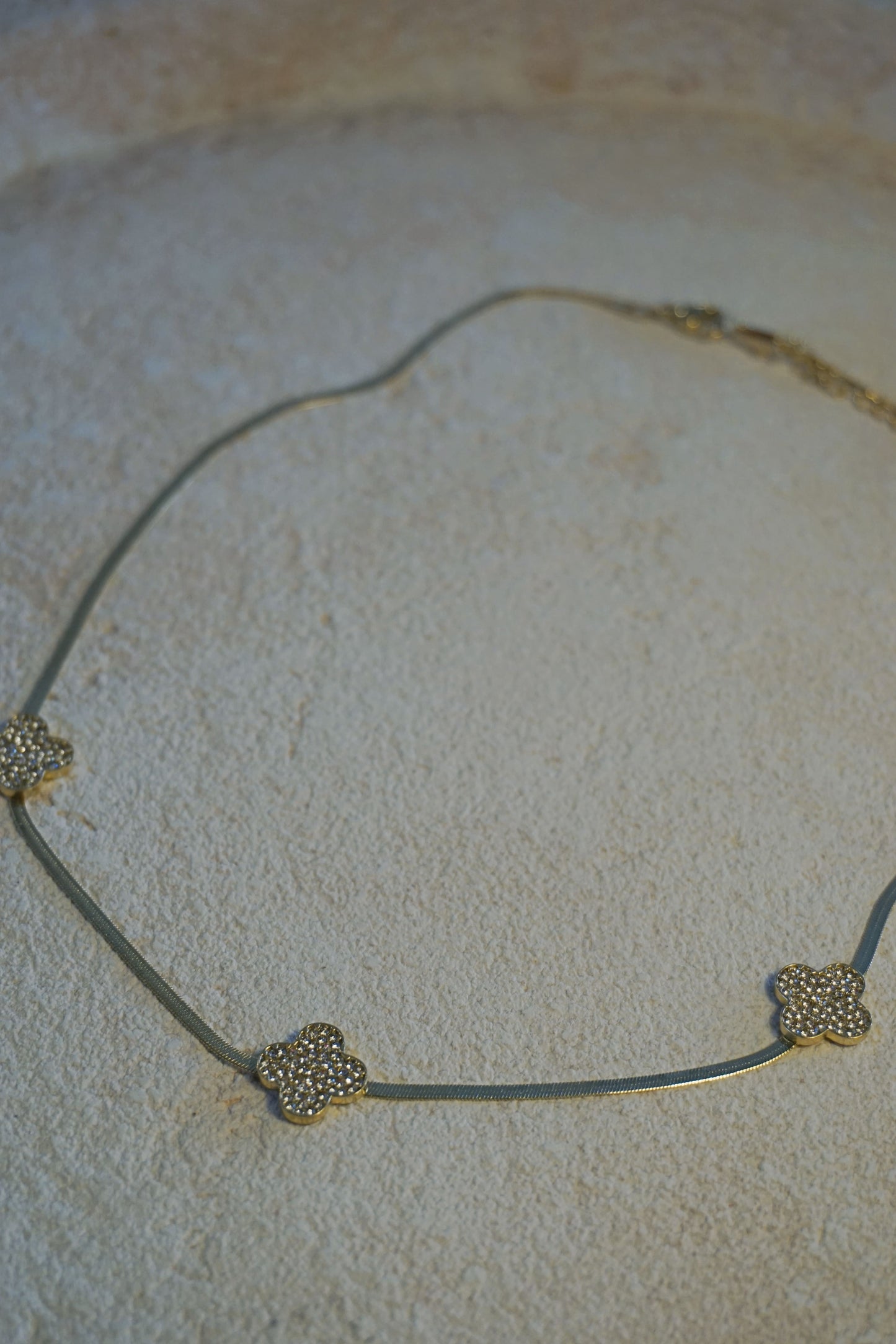 Collier doré maille trèfle