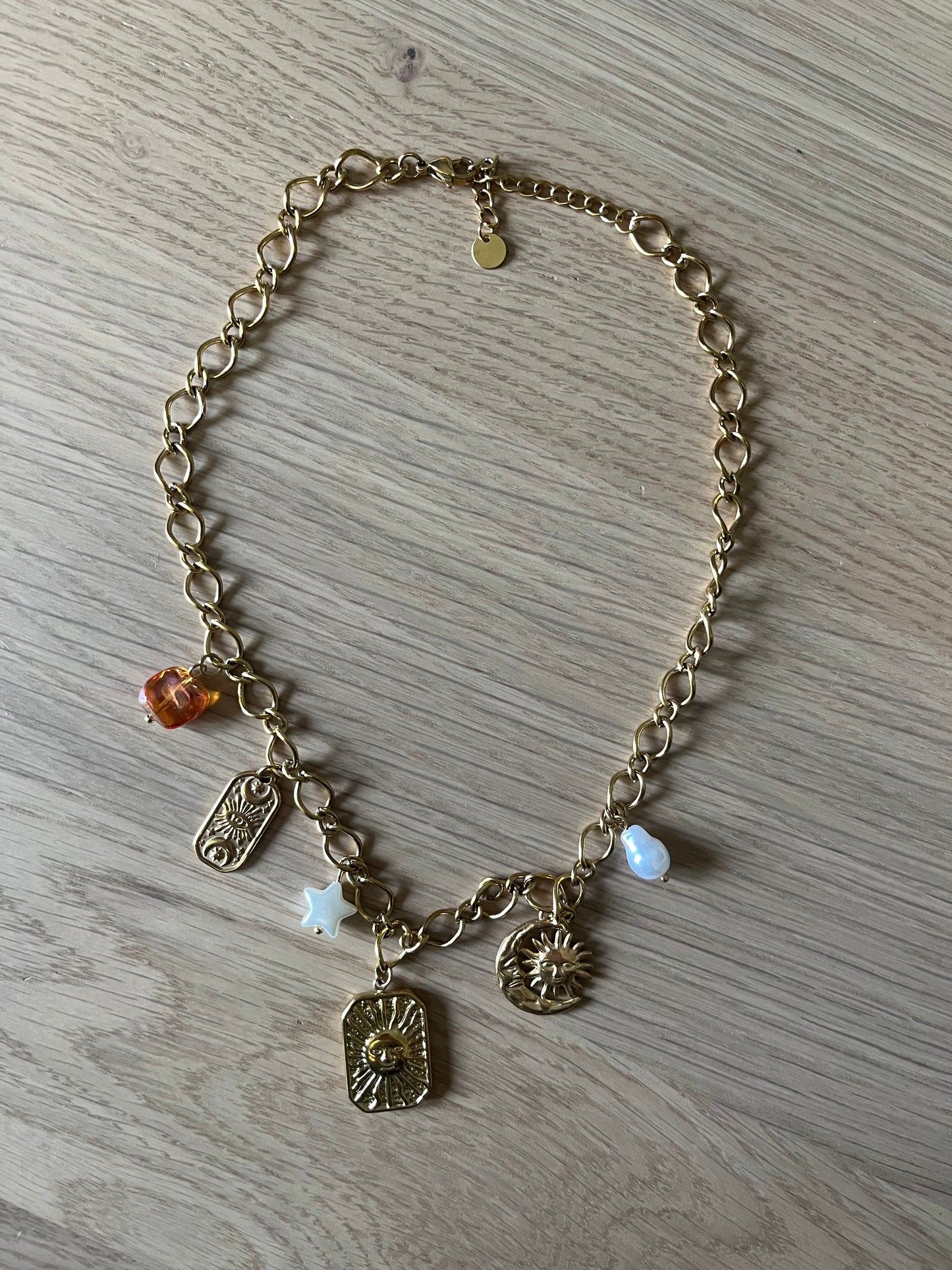 Collier doré charms soleil, lune, étoile PETIT DÉFAUT