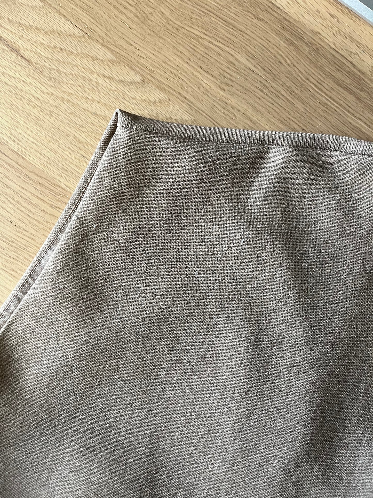 Ensemble costume taupe bouton doré PETIT DÉFAUT