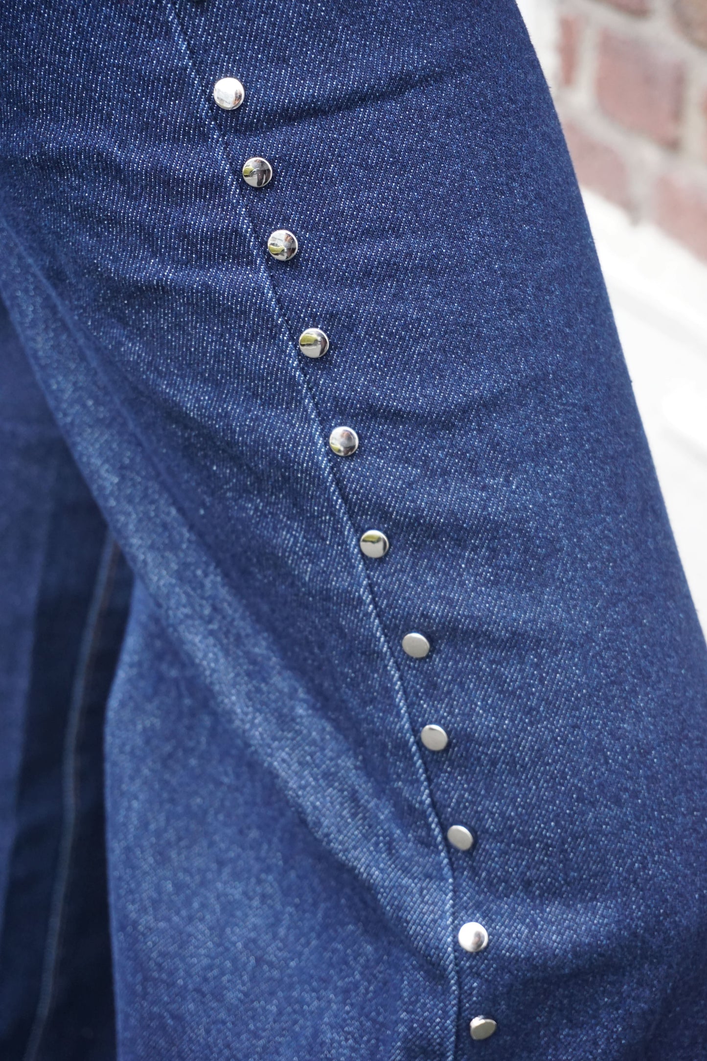 Jean bleu brut et clous wide leg