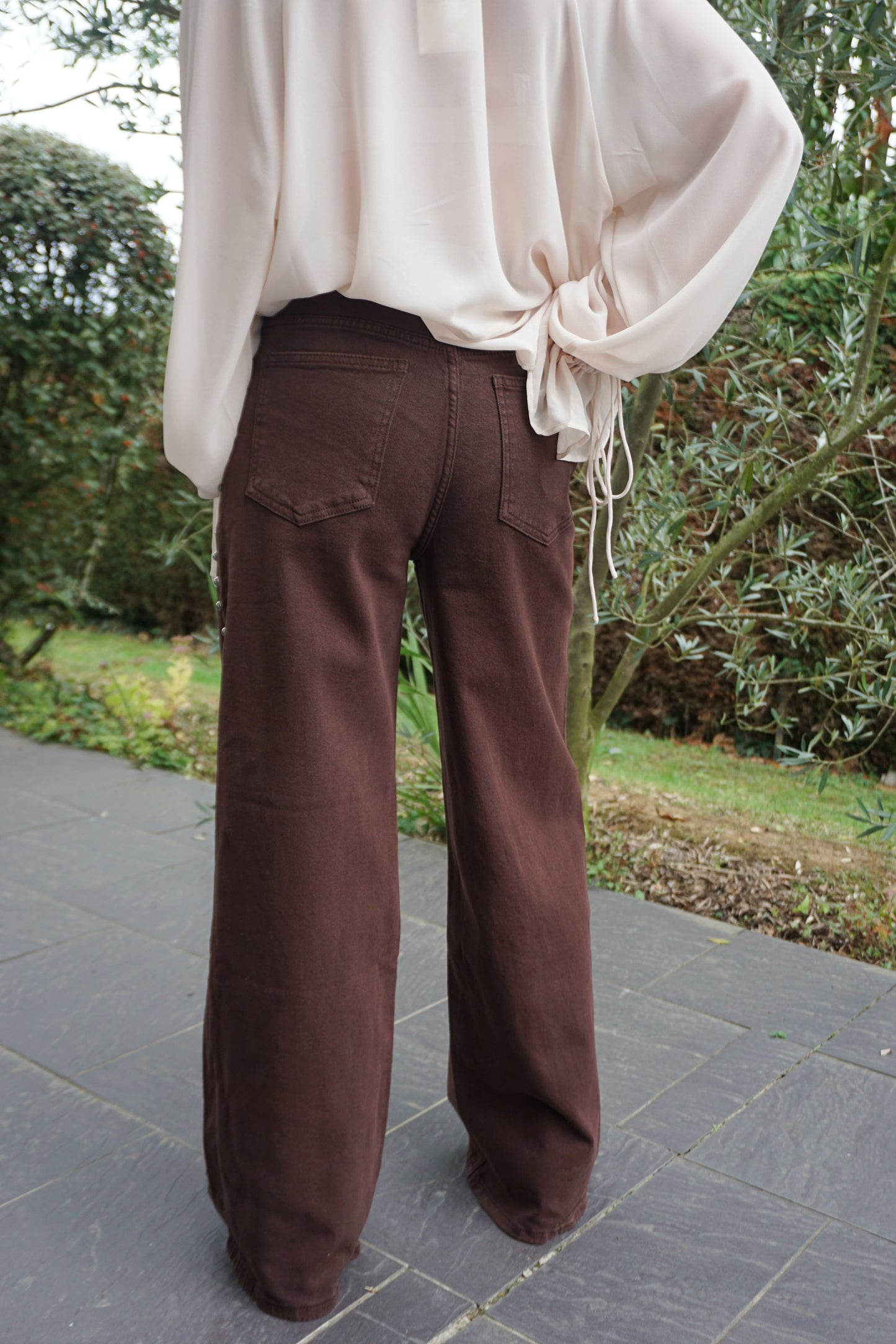 Jean wide leg marron chocolat et clous