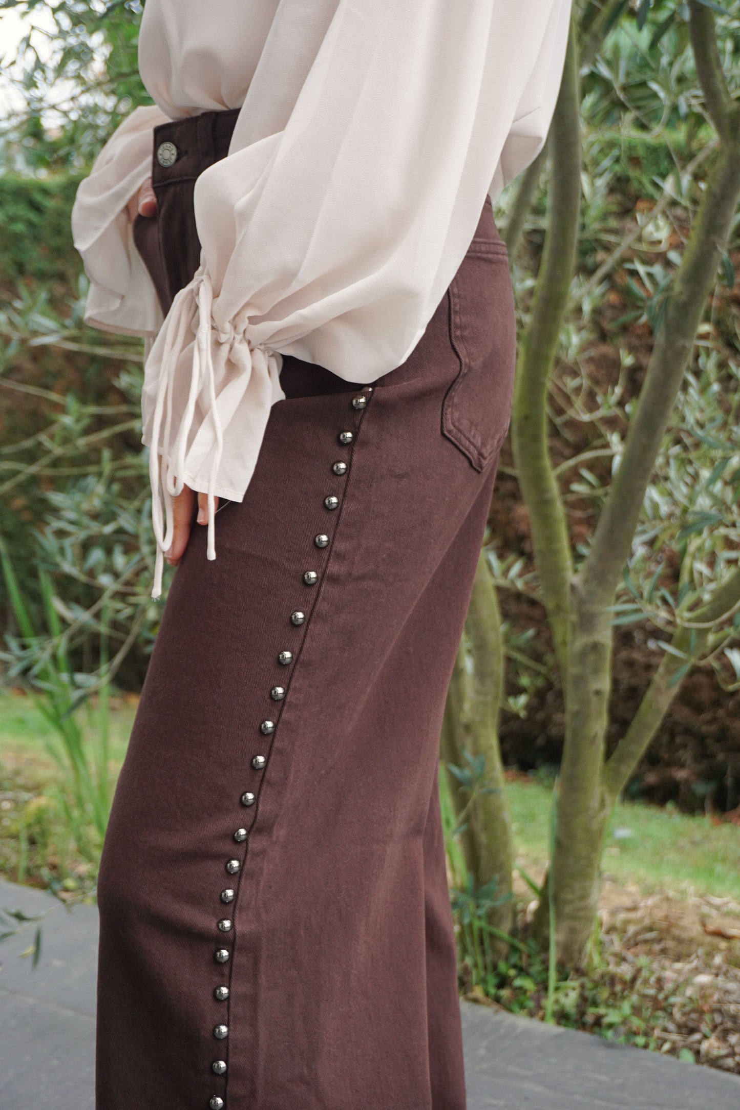 Jean wide leg marron chocolat et clous