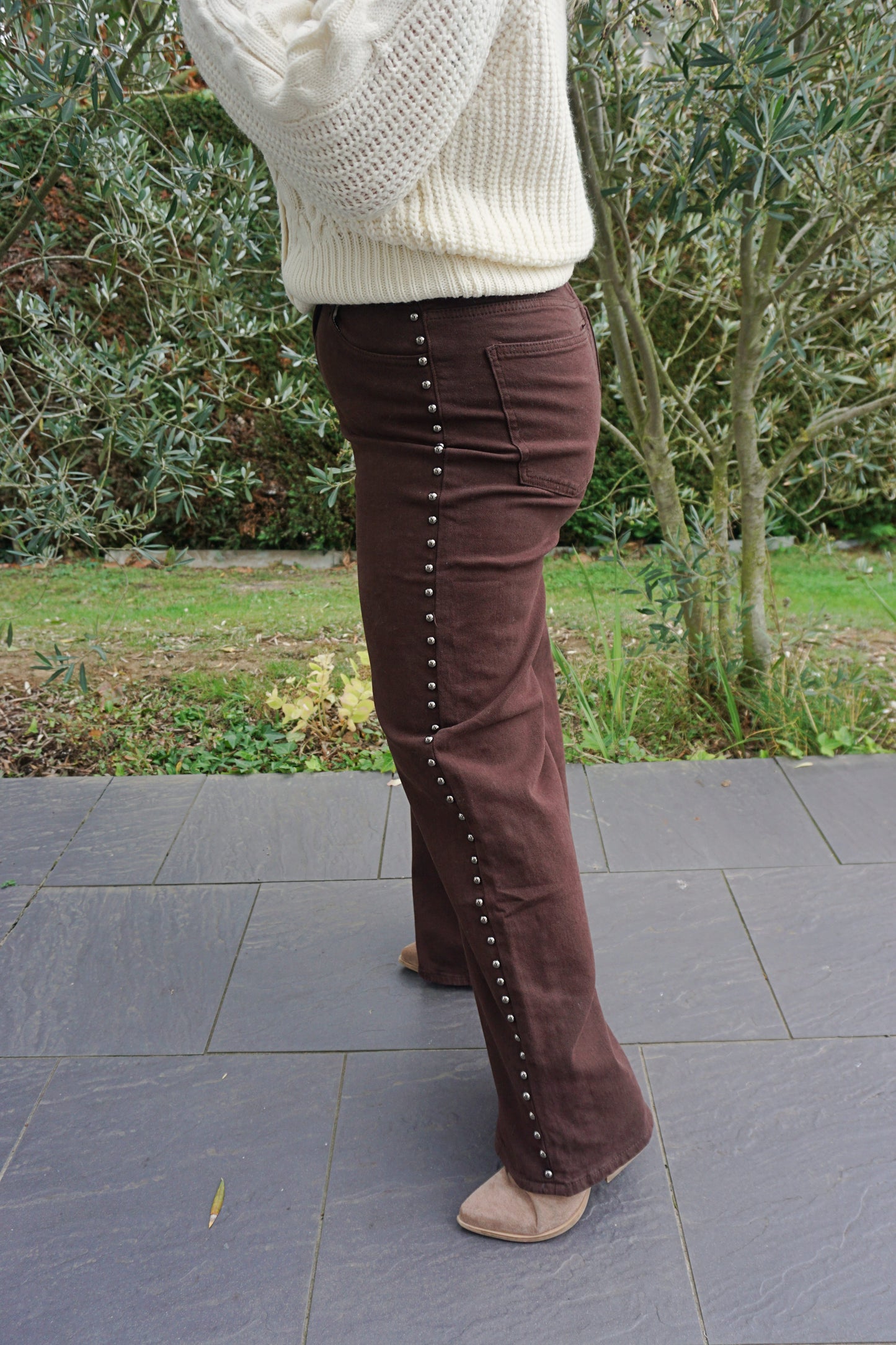 Jean wide leg marron chocolat et clous