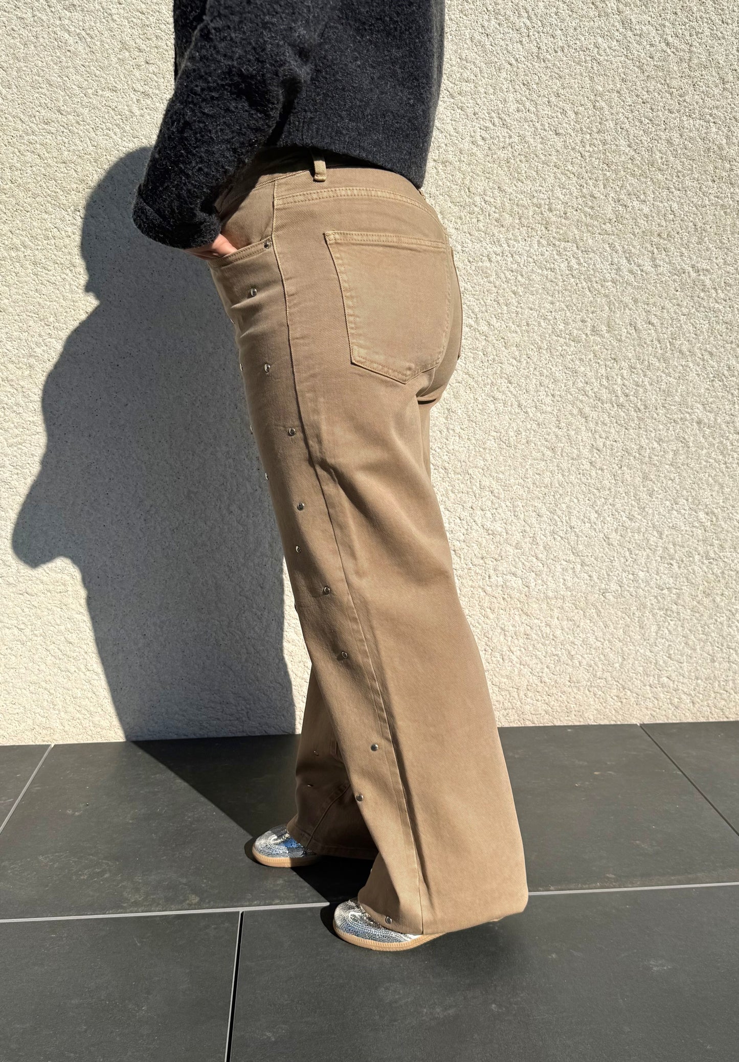 Jean wide leg taupe à clous