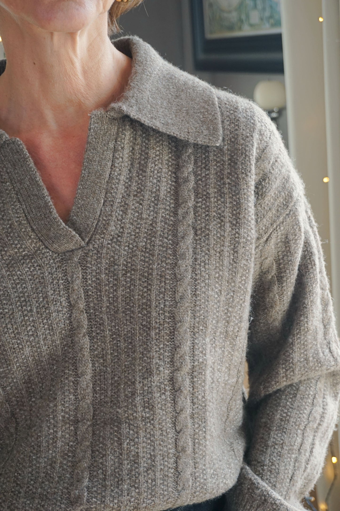 Pull tricot col V taupe foncé