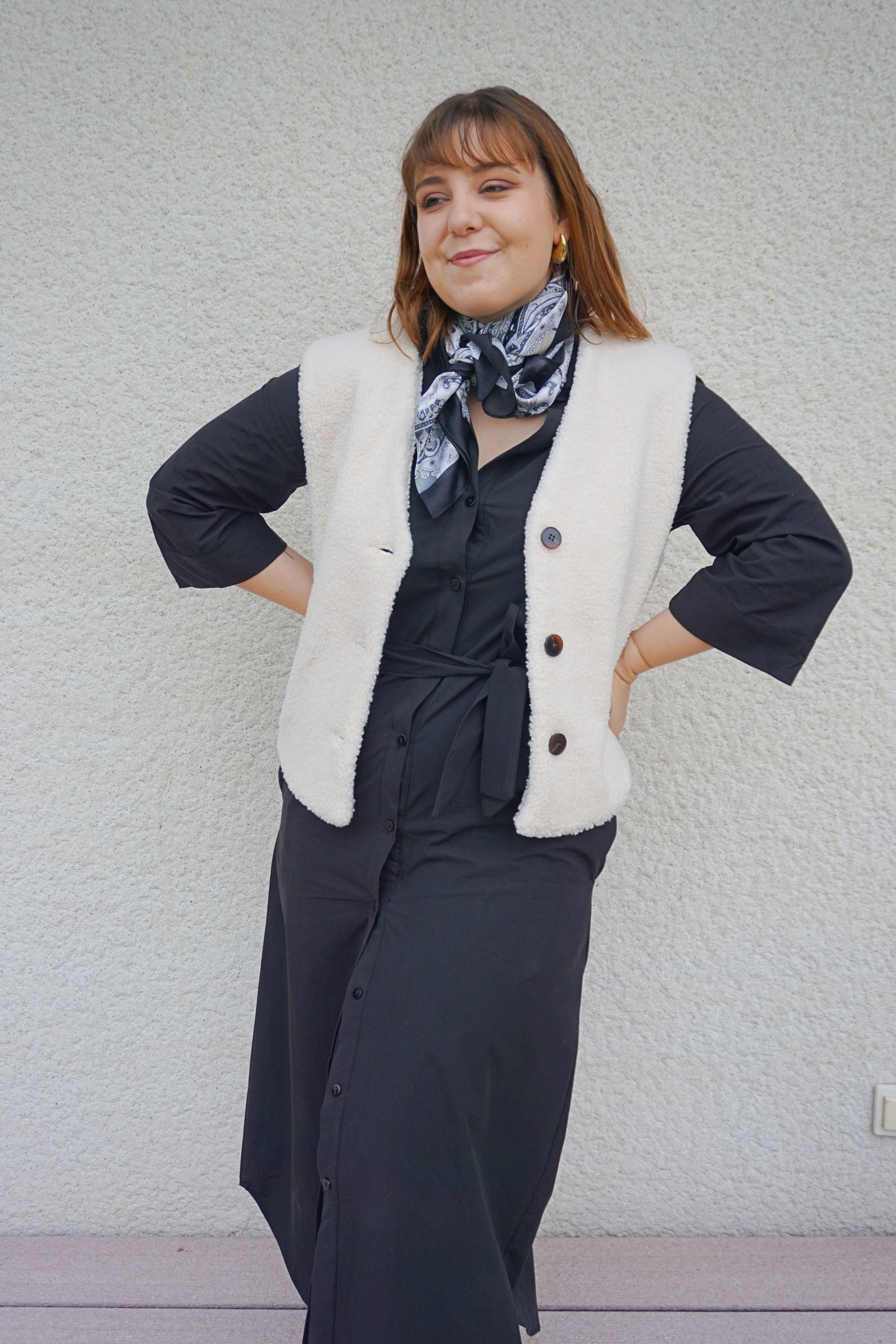 Robe longue noire ceinturée