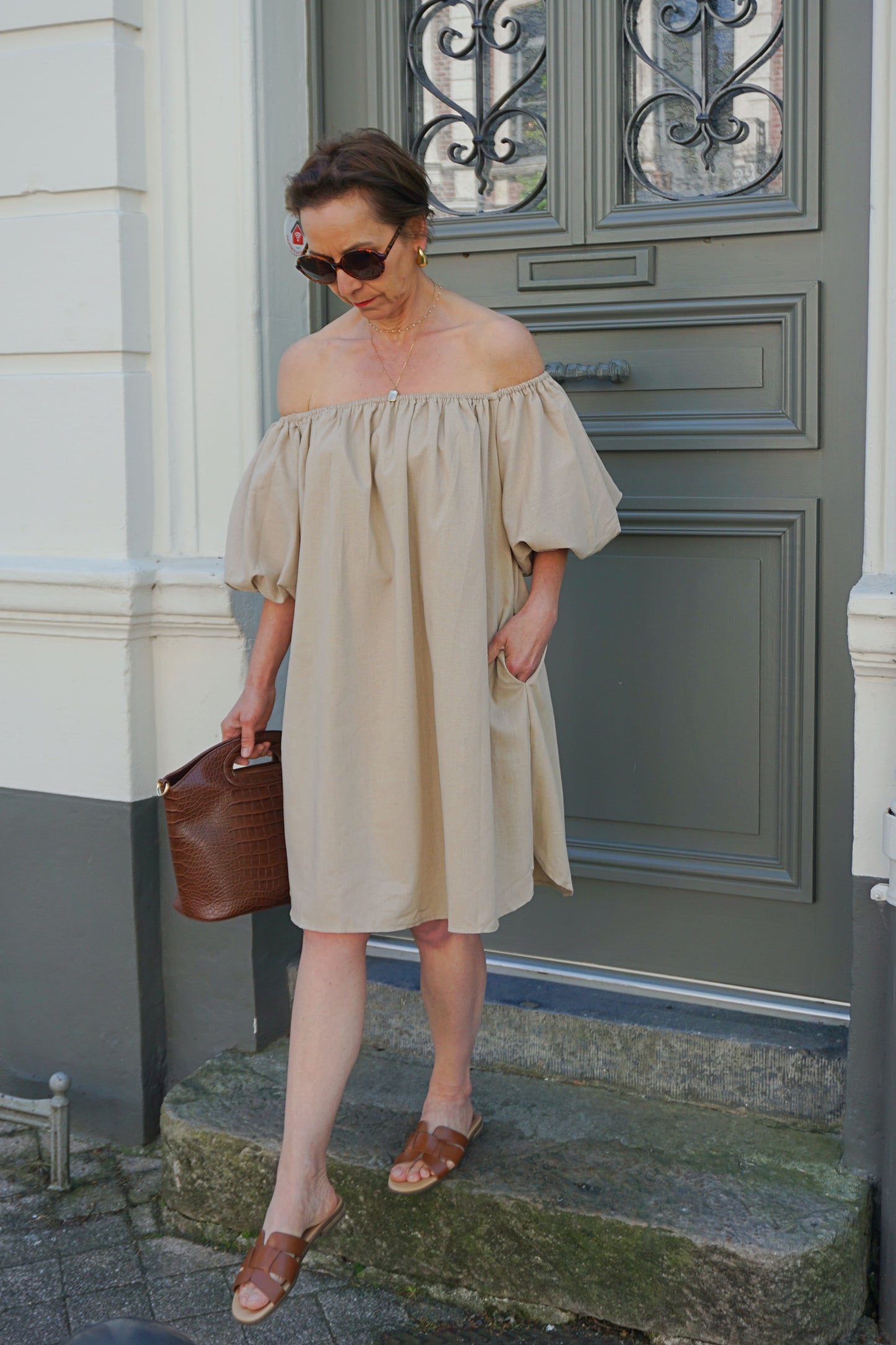 Robe taupe ballon courte avec lin