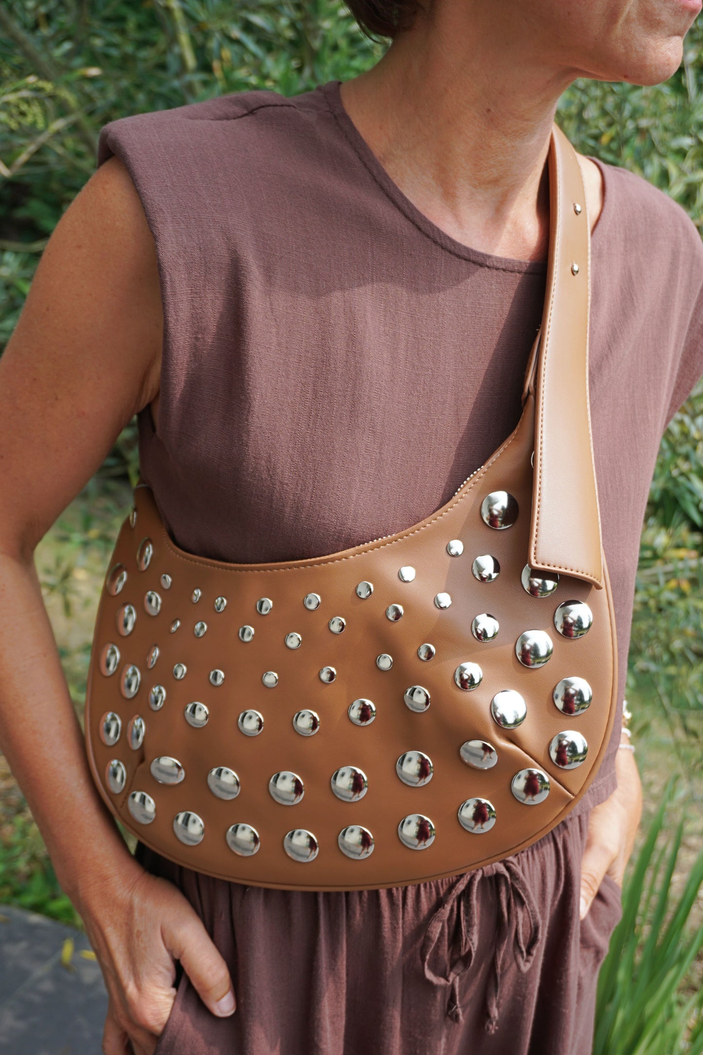 Sac marron clair épaule similicuir rivet clouté