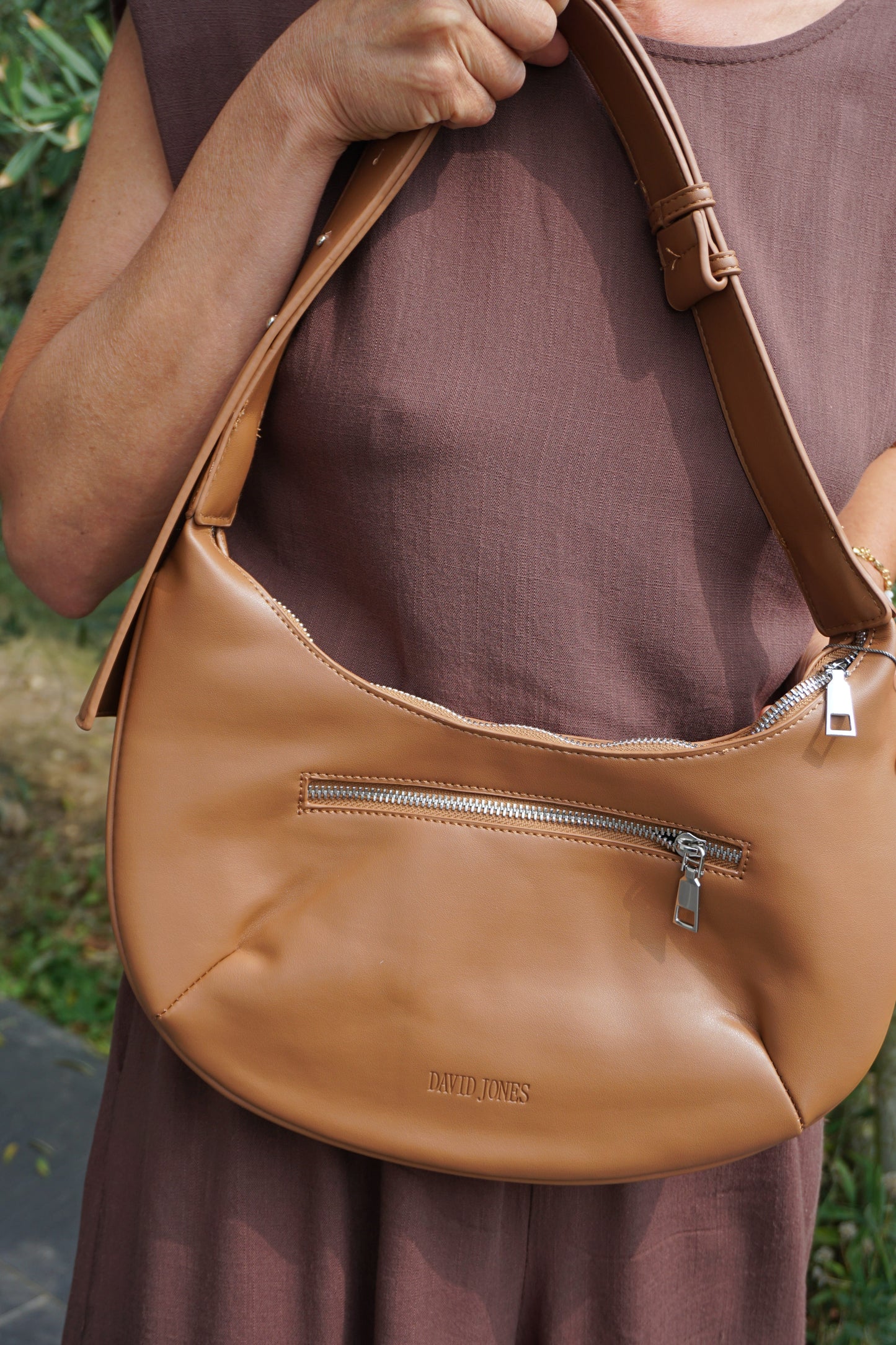 Sac marron clair épaule similicuir rivet clouté