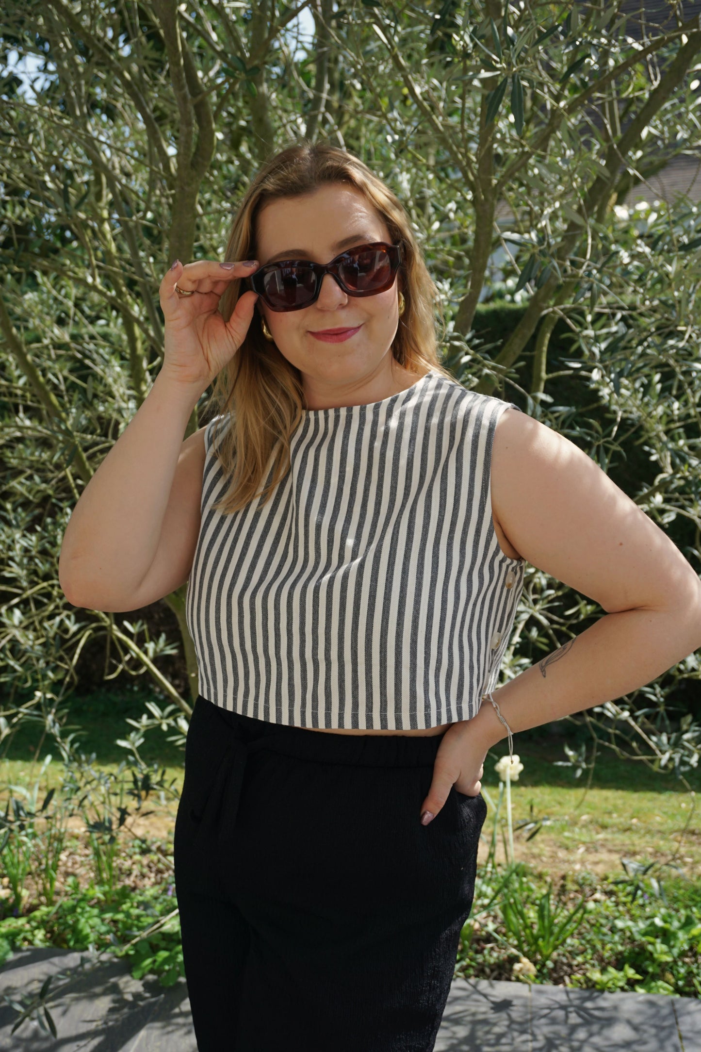 Top rayé bleu gris coton