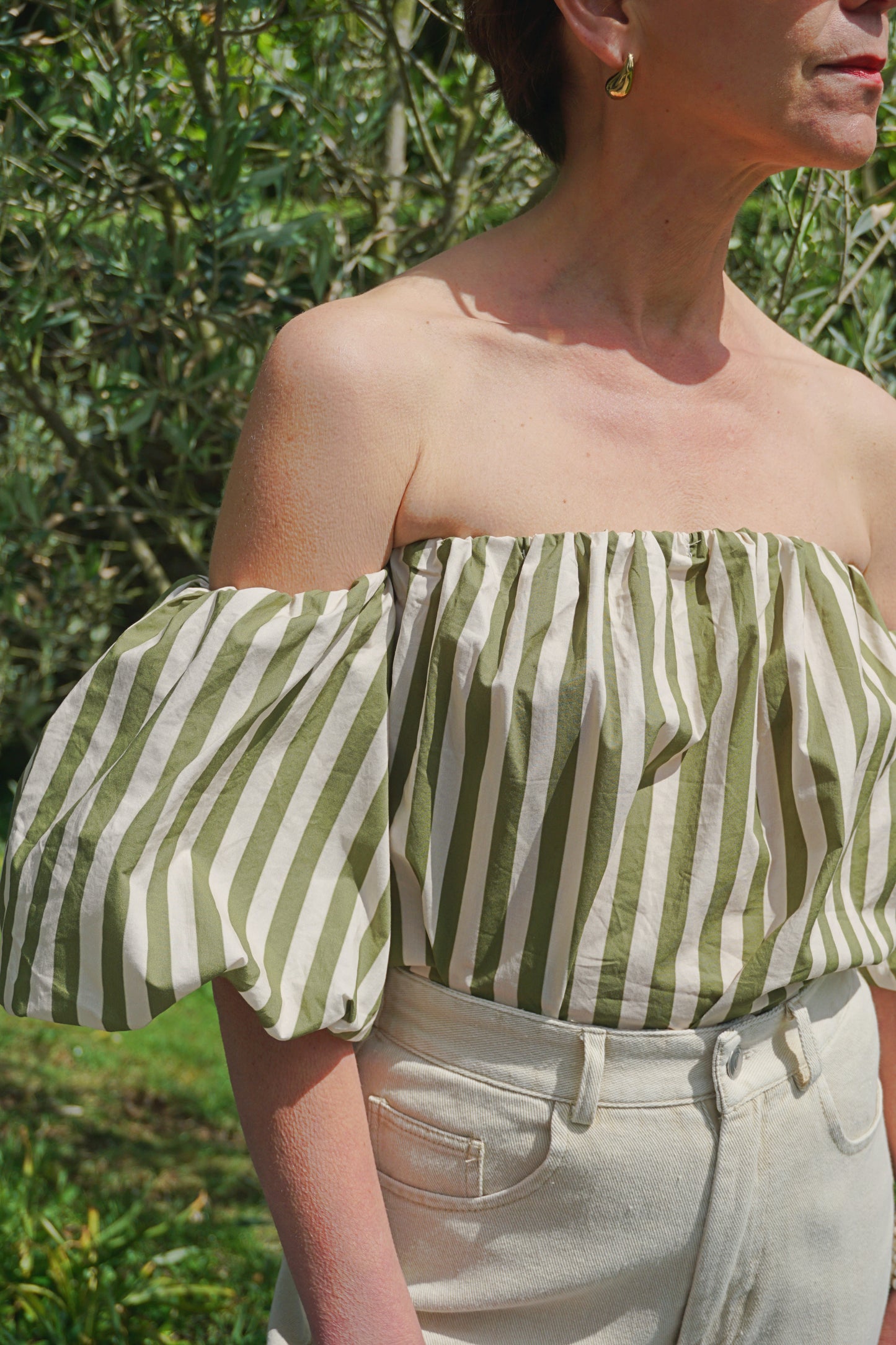 Top rayé vert olive coupe bardot