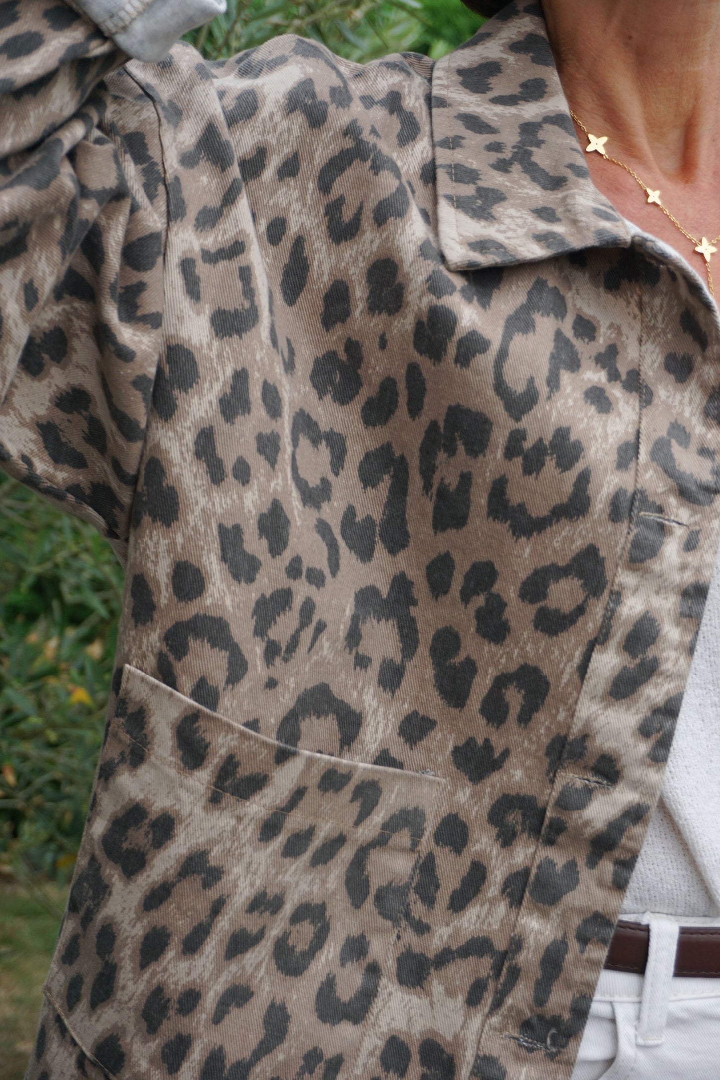Veste en jean léopard