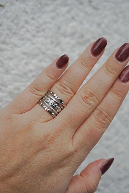 Bague argentée cinq chaînes et soleils