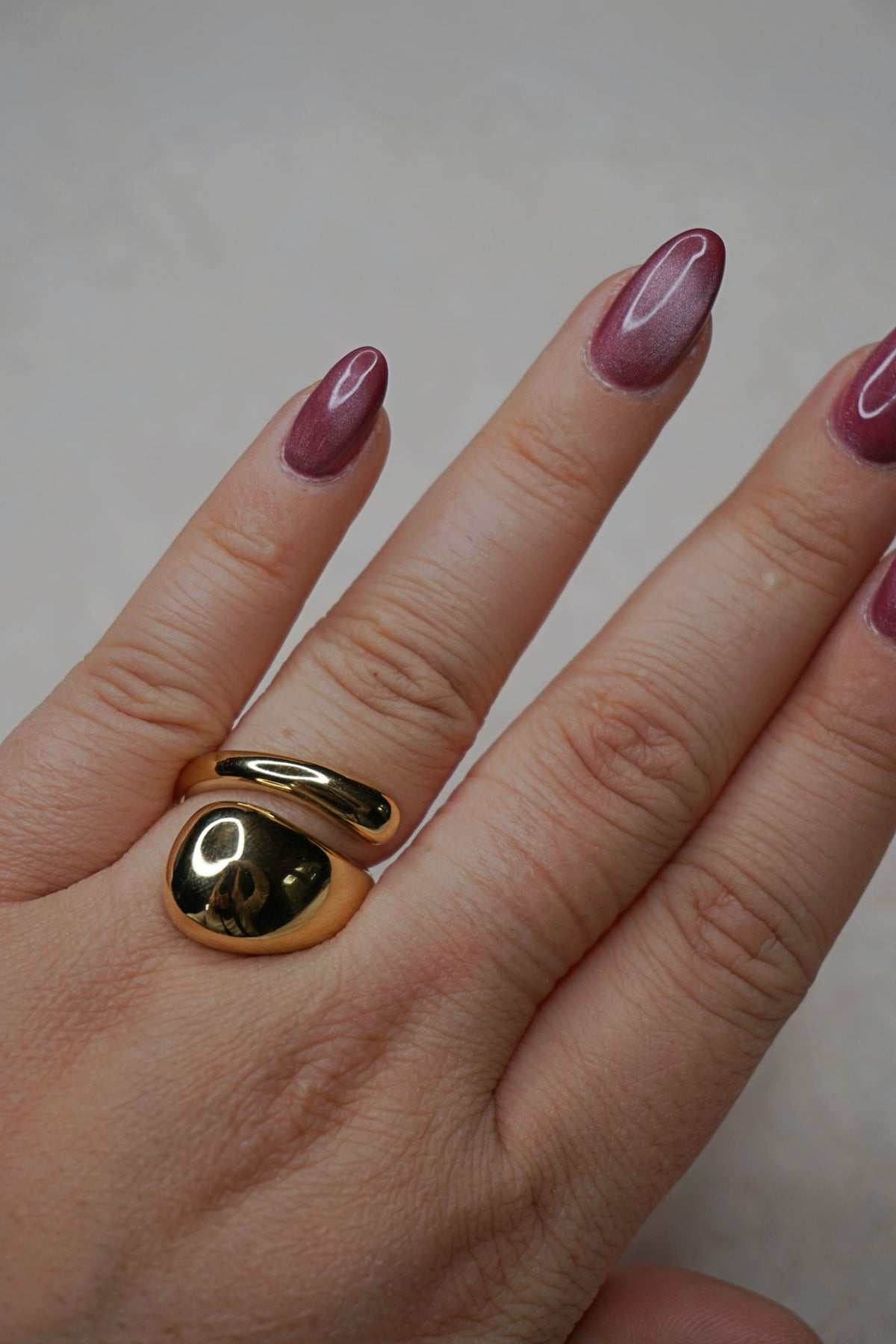 Bague dorée goutte