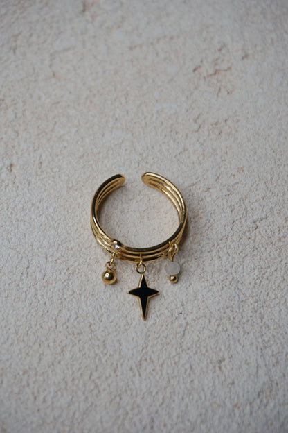 Bague dorée triple breloque étoile et strass