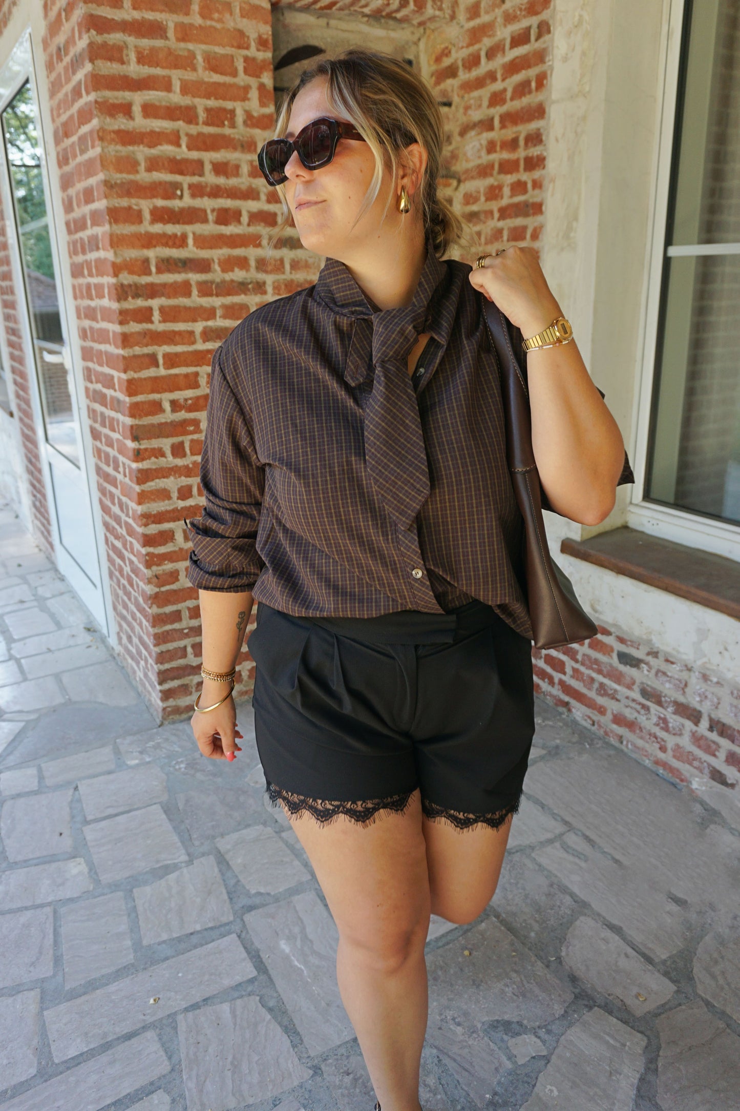 Blouse à carreaux col lavallière
