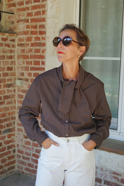 Blouse à carreaux col lavallière