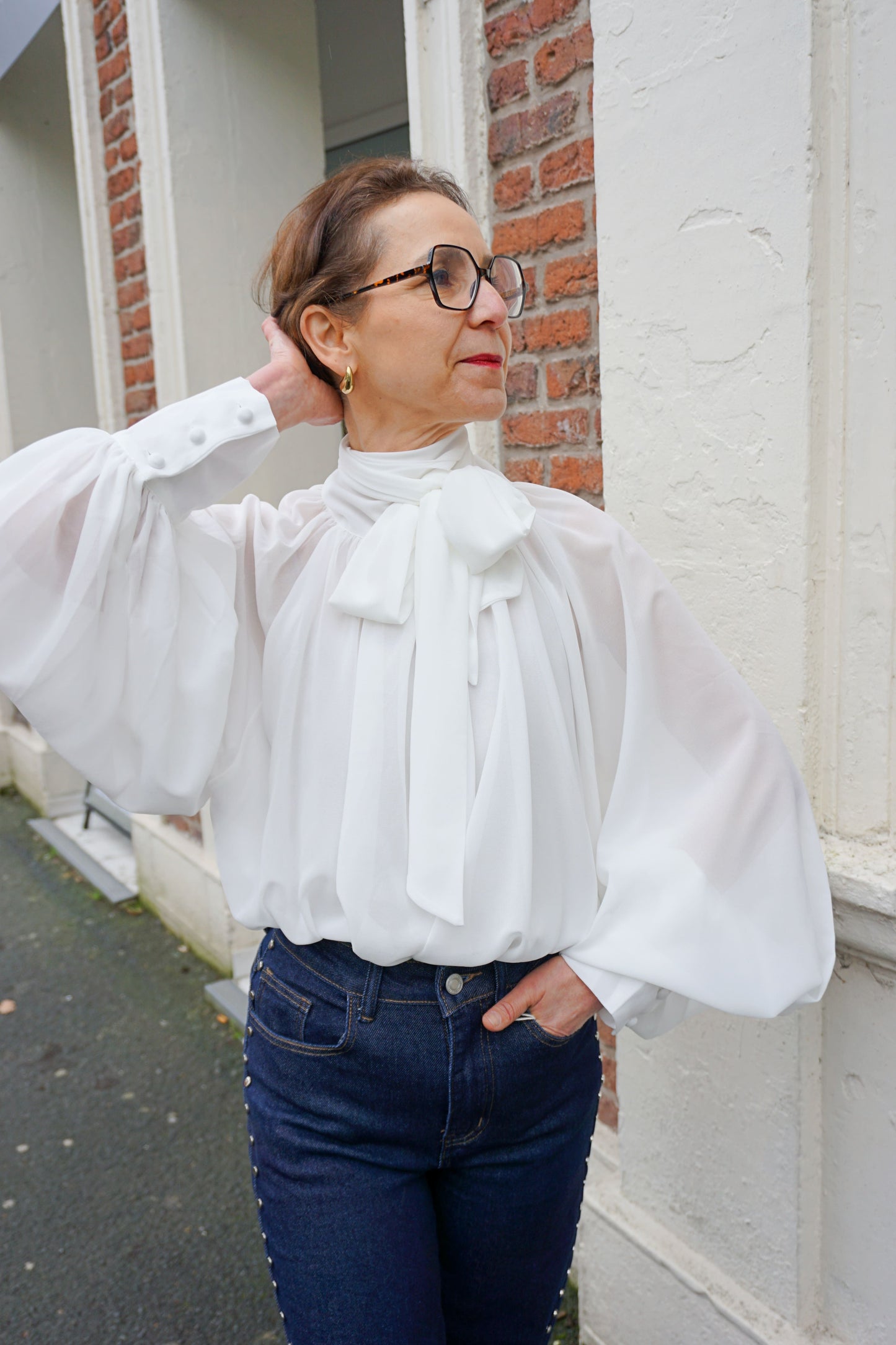 Blouse blanche col lavallière