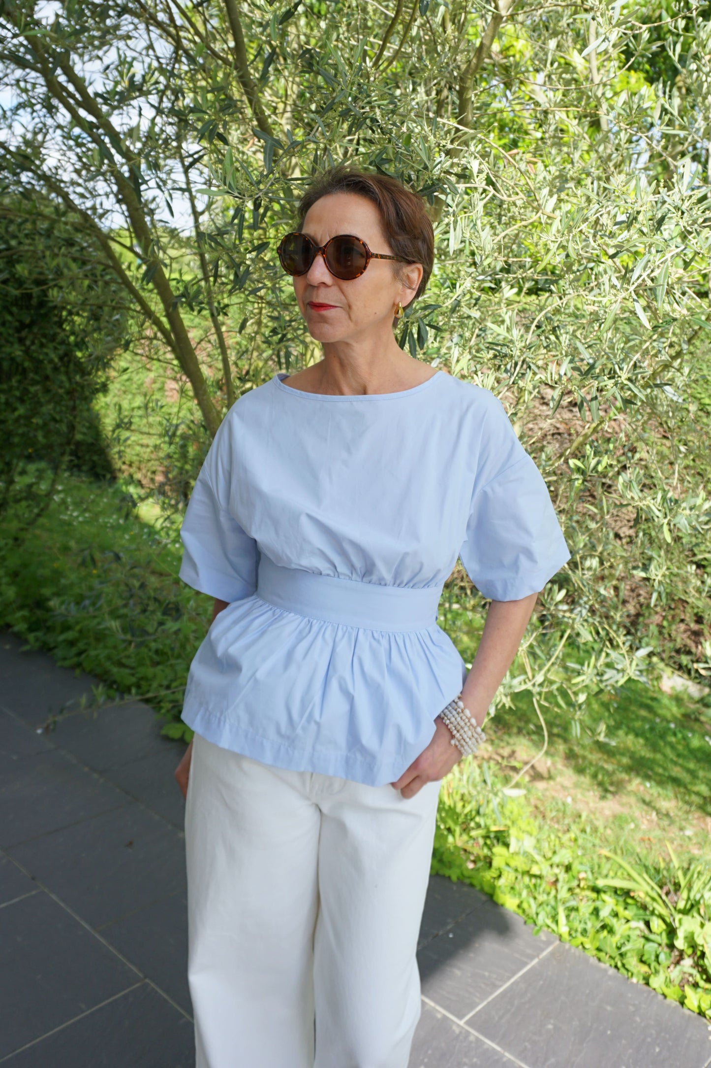 Blouse bleu bébé dos nu coton