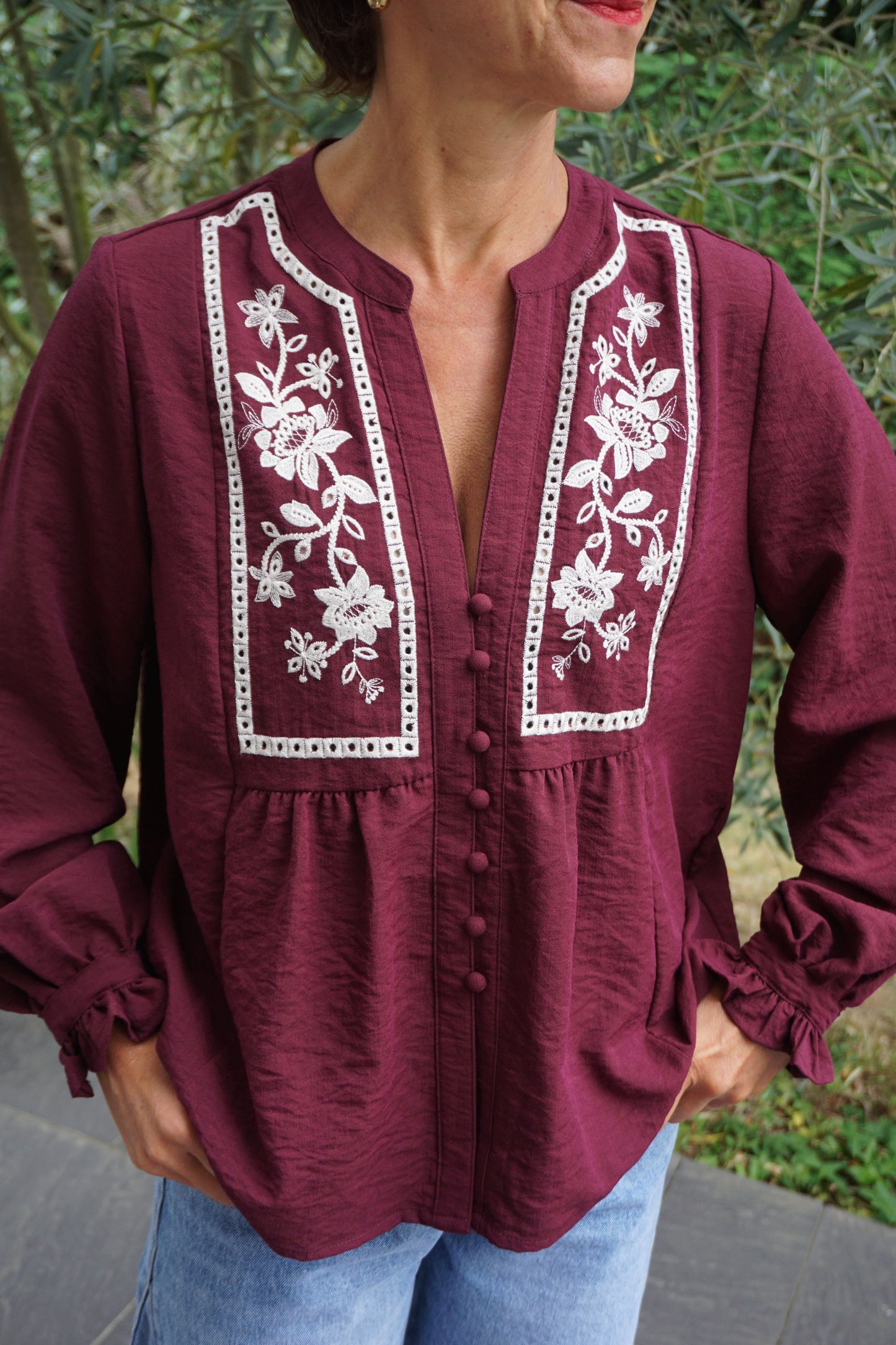 Blouse bordeaux broderies fleurs