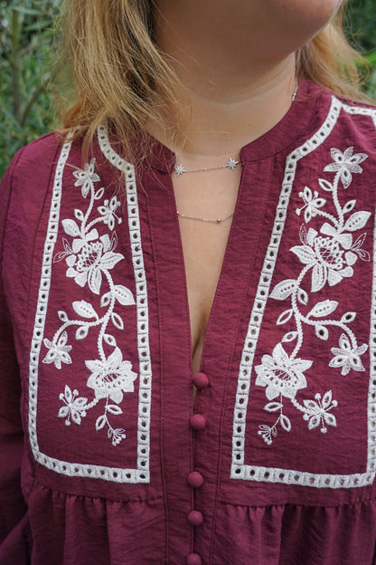 Blouse bordeaux broderies fleurs