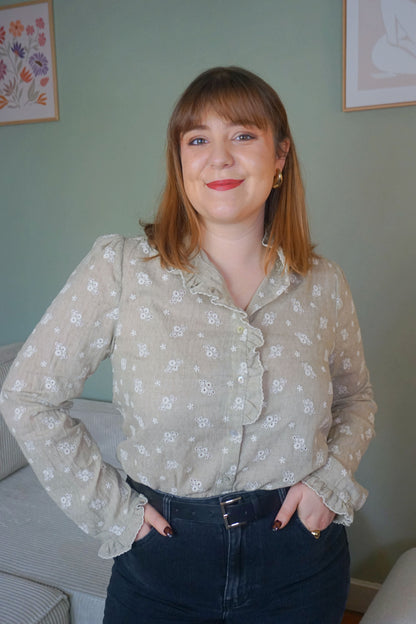 Blouse brodée vert sauge