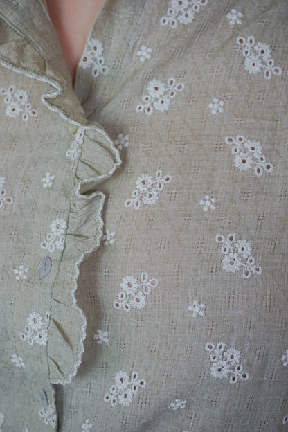 Blouse brodée vert sauge