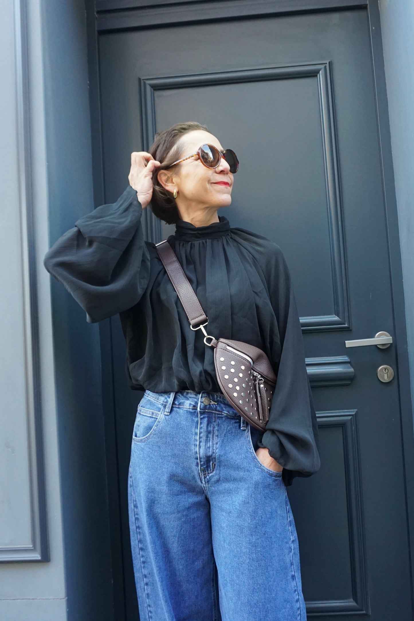 Blouse drapée noire col montant