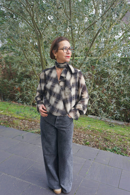 Blouse fluide col lavallière à carreaux