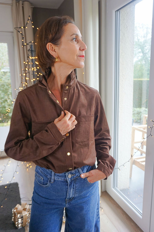 Blouse marron effet daim col volanté