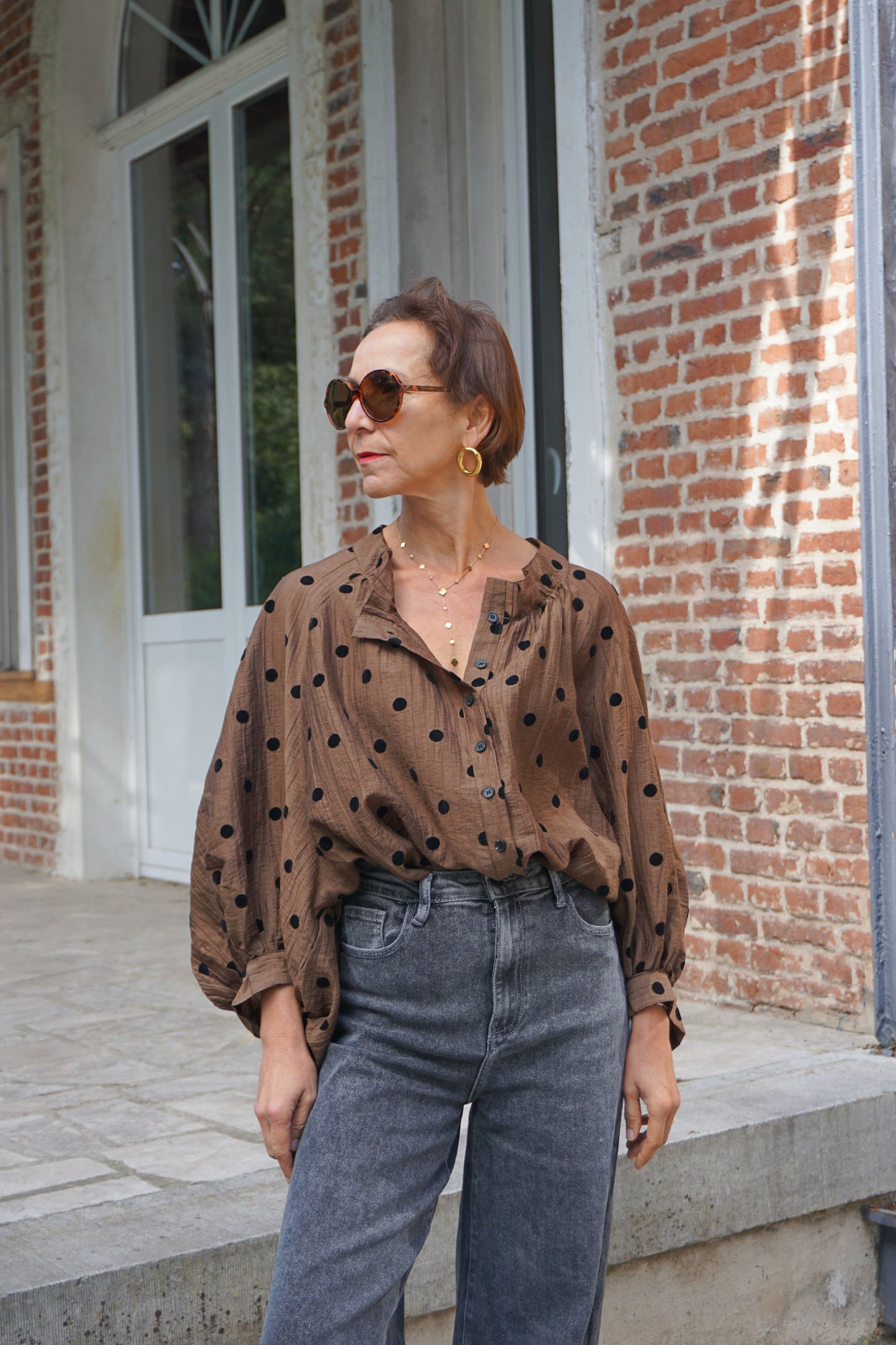 Blouse marron oversize à pois