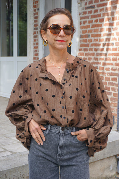 Blouse marron oversize à pois