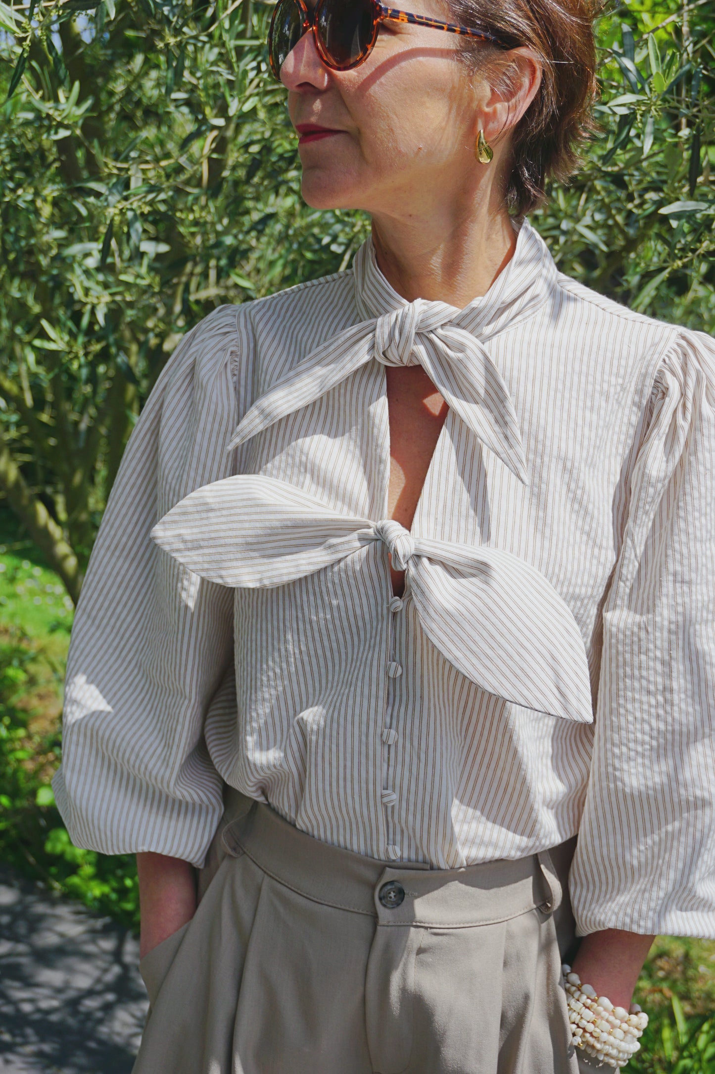Blouse nœuds rayée beige marron