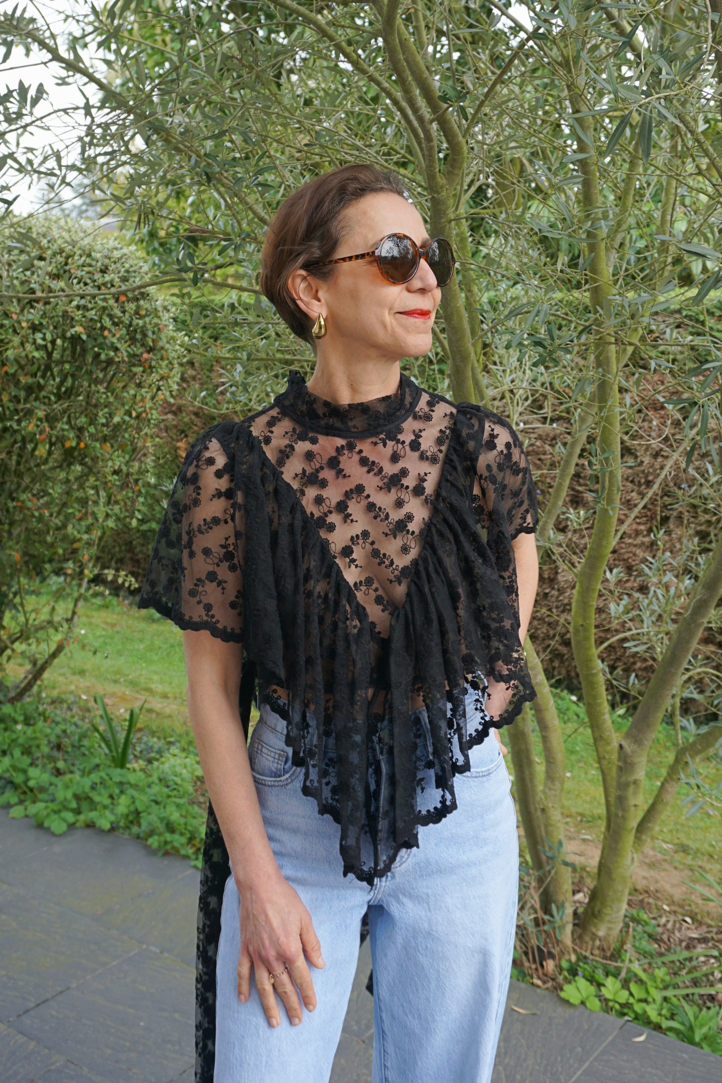 Blouse noire dentelle et transparence