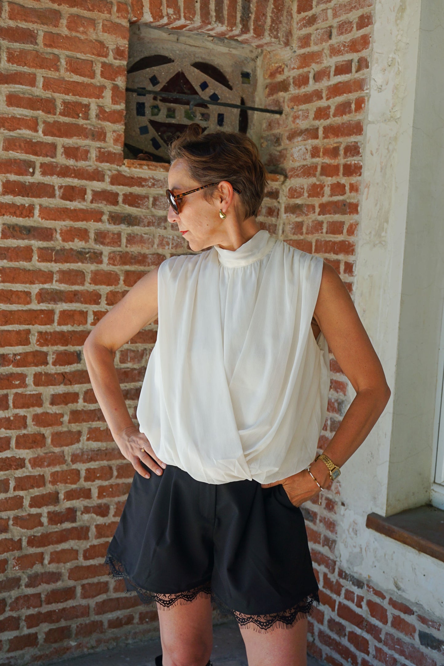 Blouse sans manches crème fluide ballon