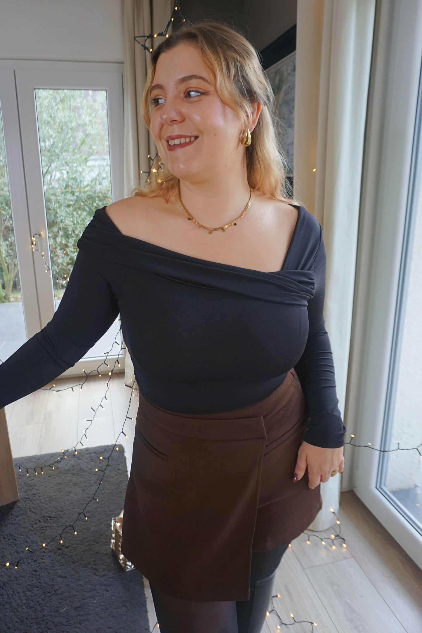 Body noir épaule dénudée