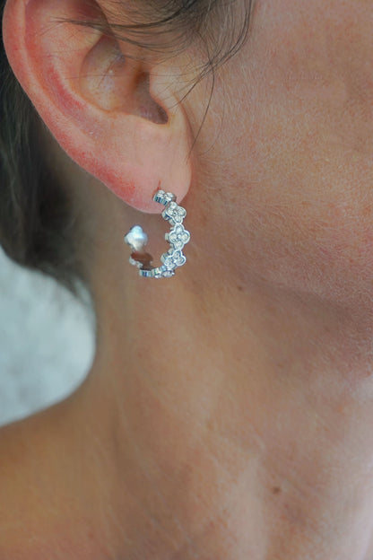 Boucles d'oreilles argentées créoles trèfles
