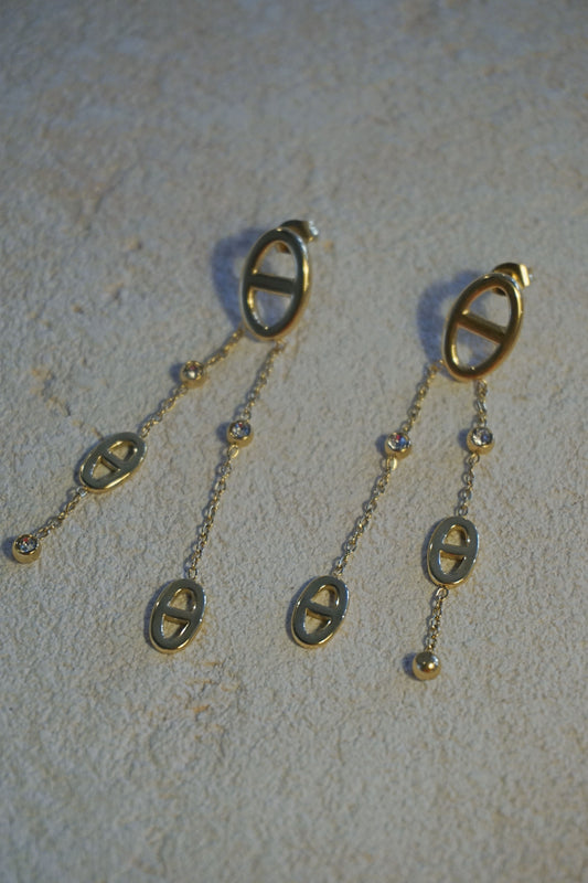 Boucles d'oreilles dorées pendantes doubles