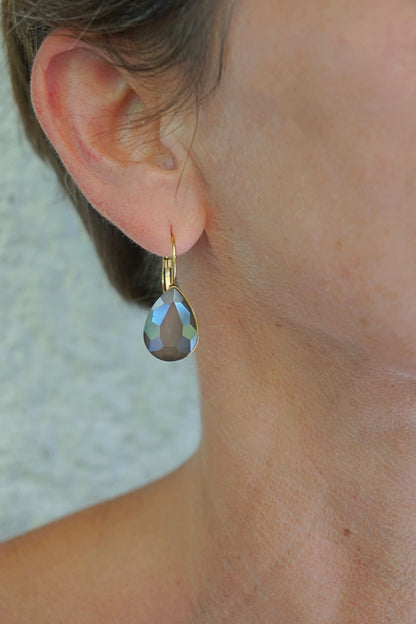 Boucles d'oreilles dorées pendantes marrons