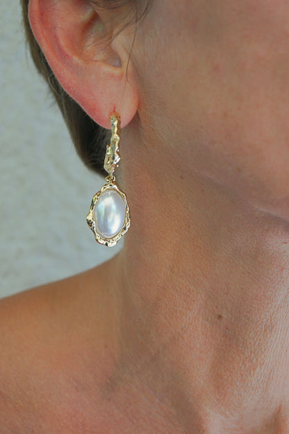 Boucles d'oreilles dorées vintage nacrées
