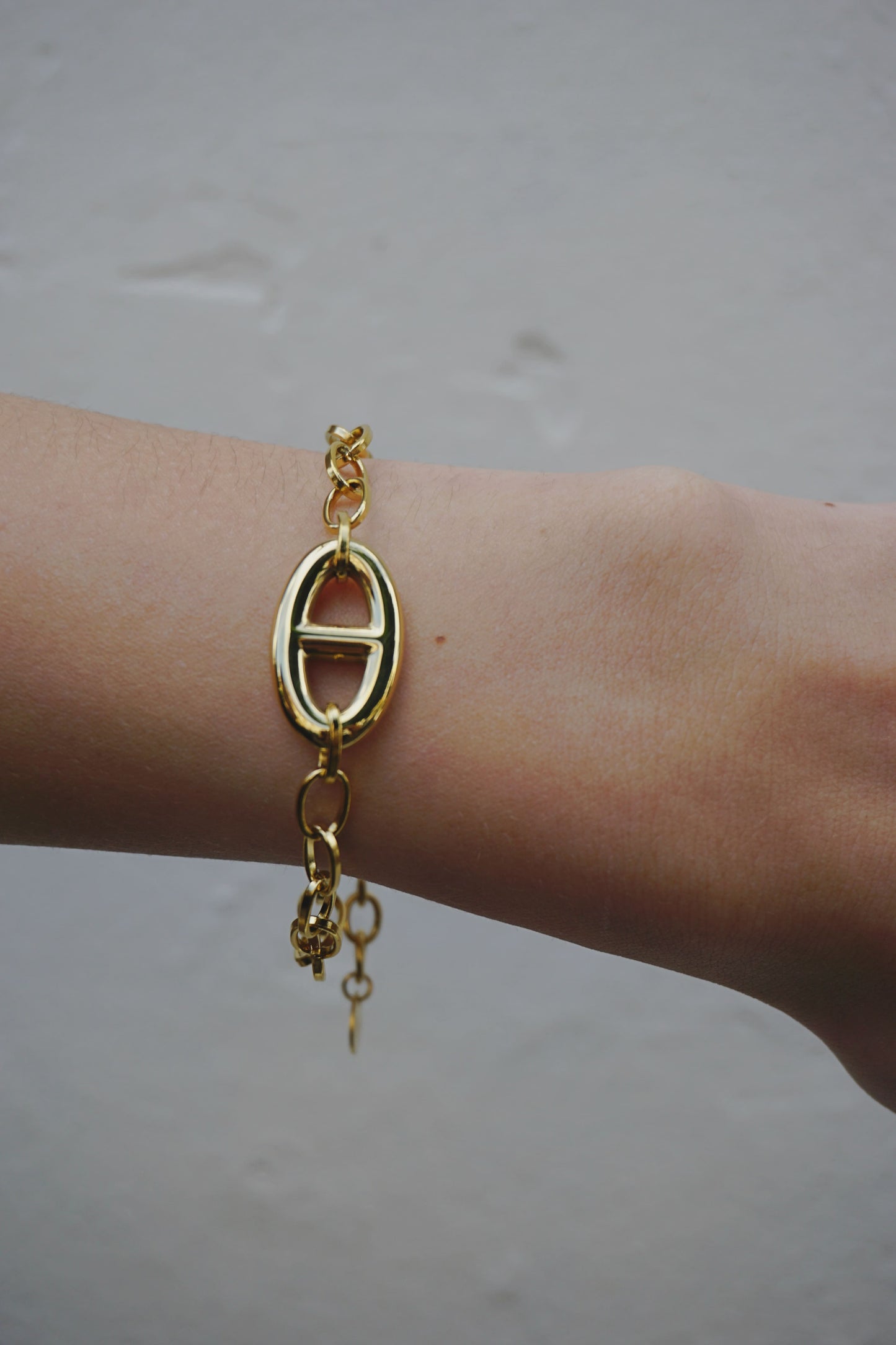 Bracelet doré chaîne et boucle