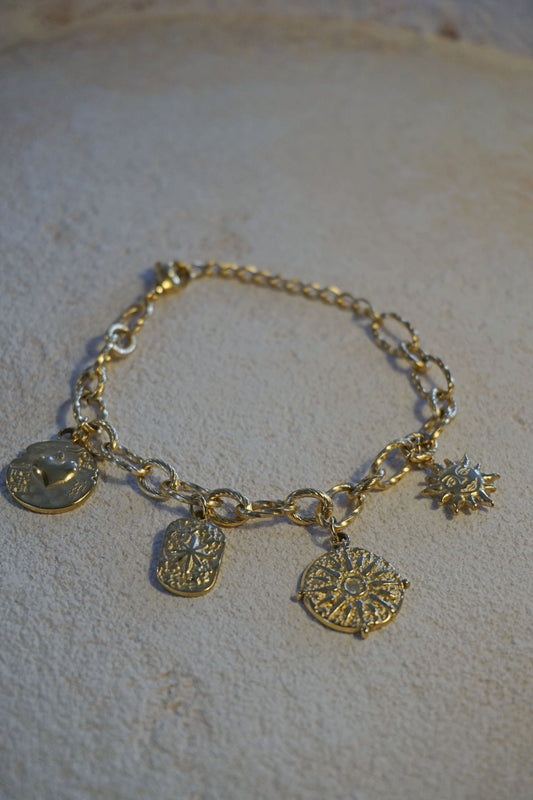 Bracelet doré charms médailles